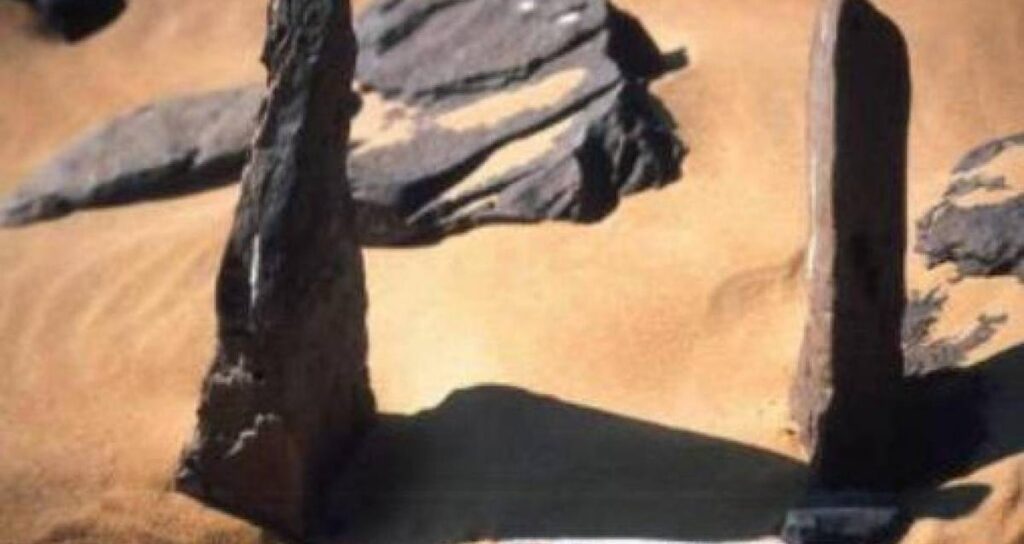 Çölün ortasında taş çember bulundu: 7 bin yıllık gizem çözüldü