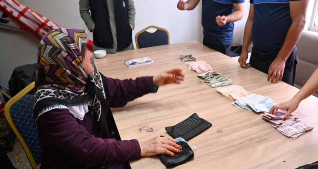 Dilencinin üzerinden 25 bin lira çıktı